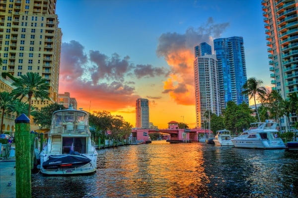 Auto Transport near Fort Lauderdale, Florida.