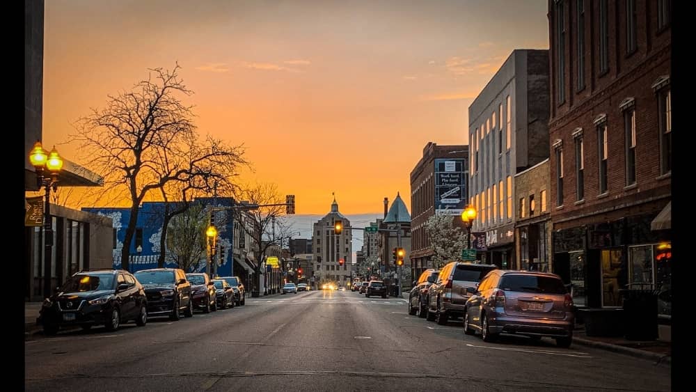 Expedited Auto Shipping in Rockford, Illinois.